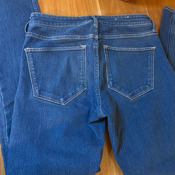H&M Jeans Eu size 27 (us size 6) dark wash skinny jeans. Worn twice, like new - Picture 4 of 7